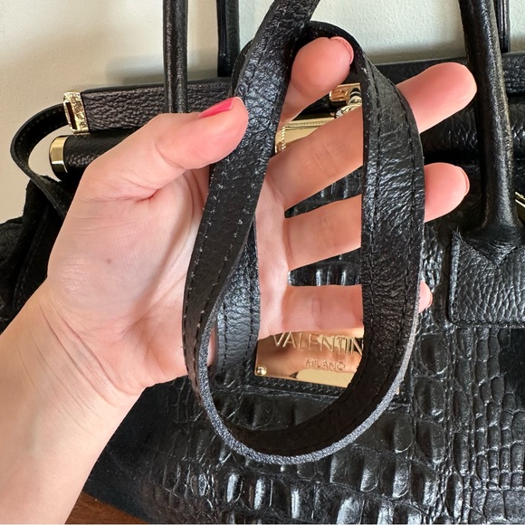 Valentino Black Leather Satchel with Gold color Hardware. - Picture 4 of 12